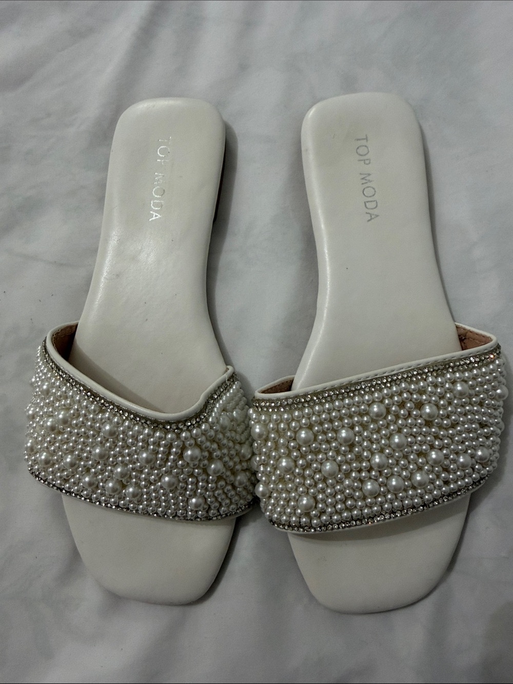 TOP Moda White Pearl-Embellished Slide Sandals